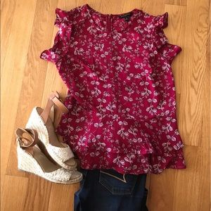 Banana Republic tulip hemmed top